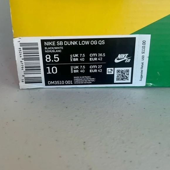 Nike Sb Dunk low og qs Quartersnacks size 8.5 Zebra print new in box.